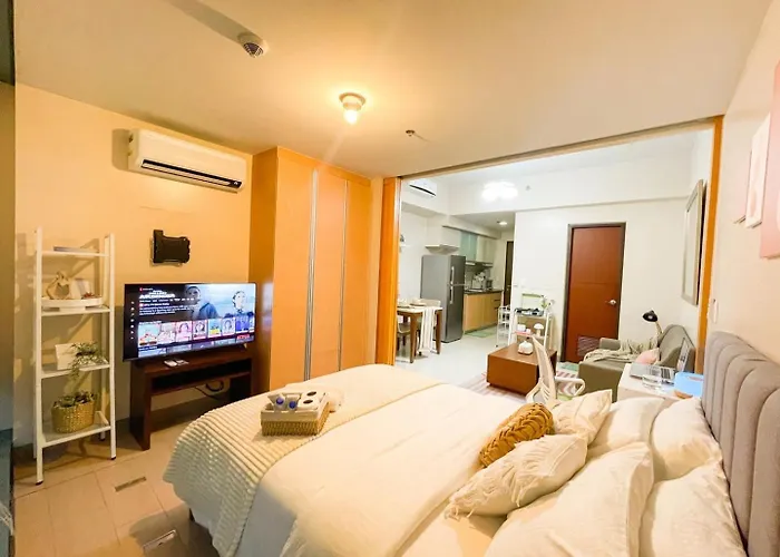 Bgc's Near Uptown Mall #oursw15o Holiday home Manila